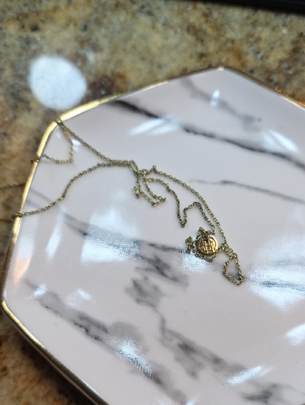 House of Harlow 1960 Gold Necklace with Emerald Green Starburst Pendant - Picture 4 of 4